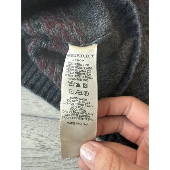 Burberry London Faire Isle Sweater‎ Extra Fine Merino Wool | Gray | Size Small - Picture 11 of 15